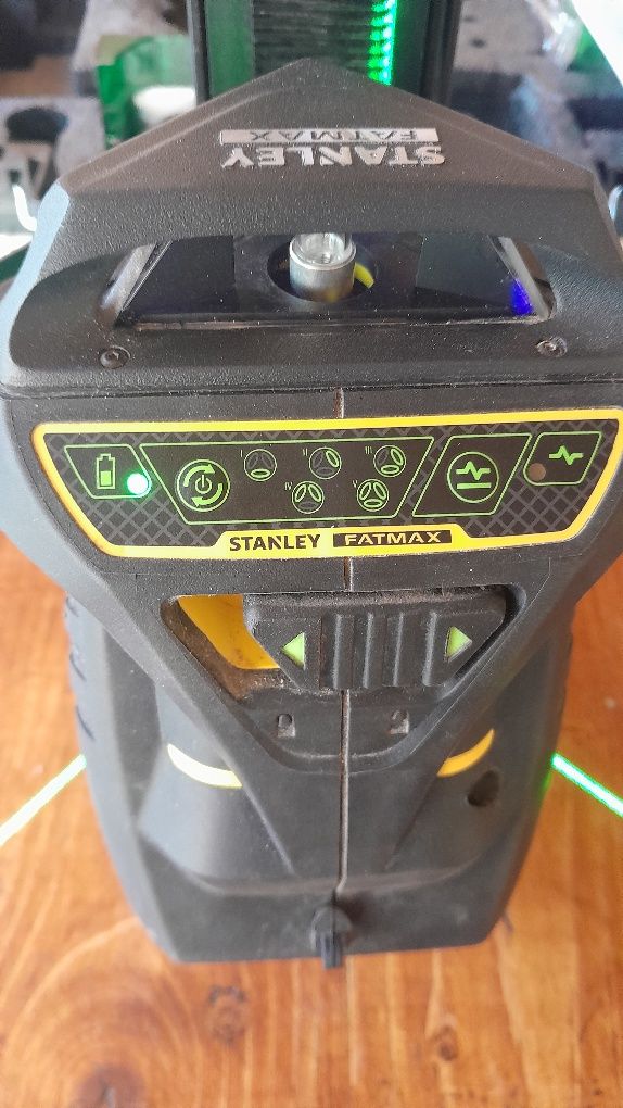 Лазерен нивелир Stanley Fatmax 360°