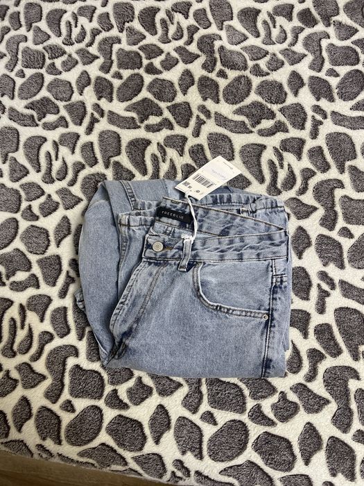 Чисто нови дамски ефектни дънки С/М поскоро М