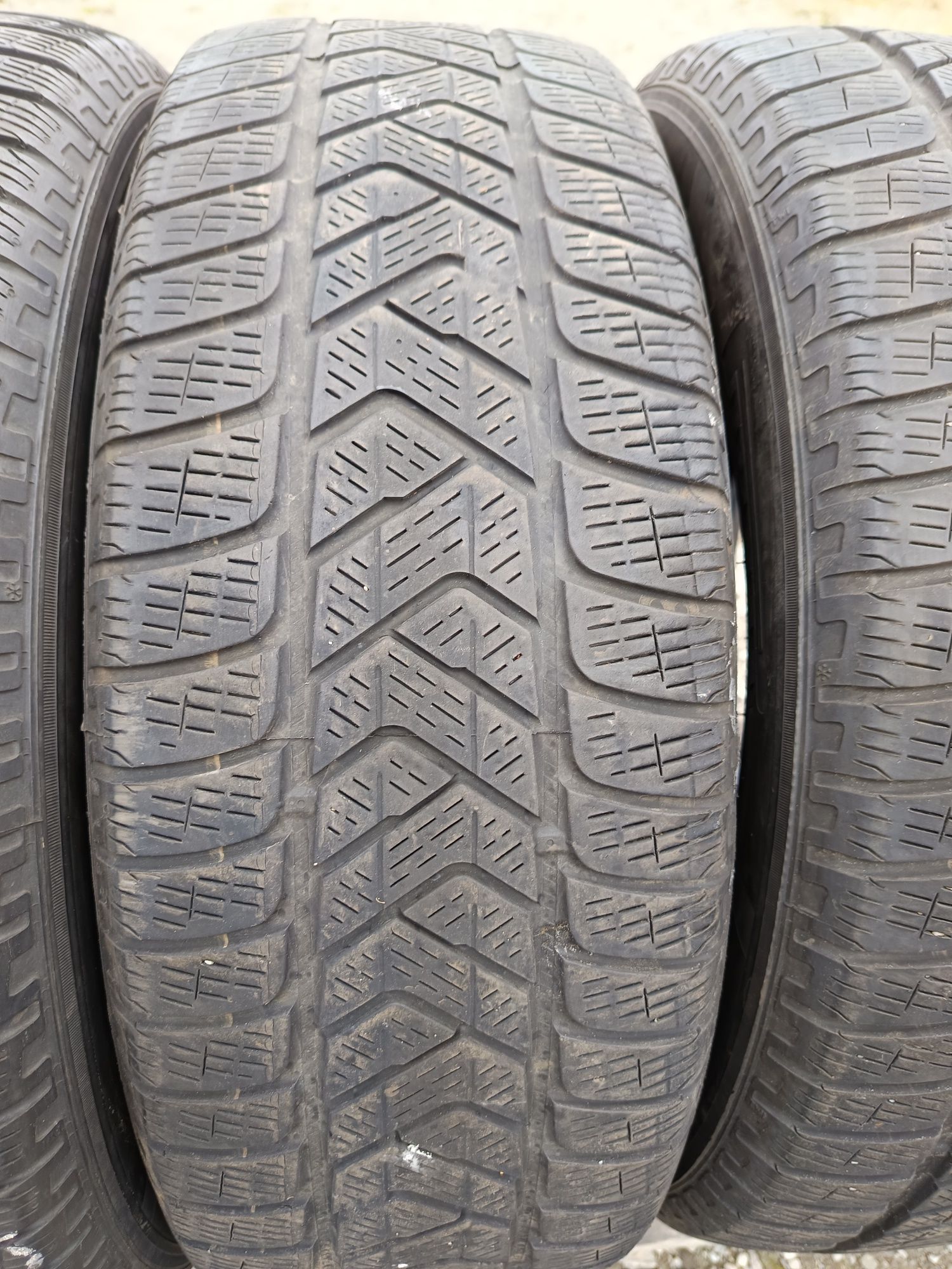 215 65 R 17 PIRELLI Дот 0922