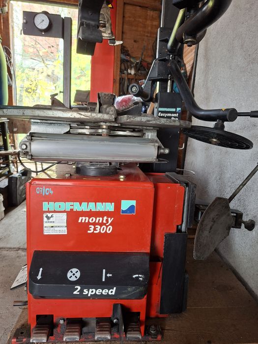 Автоматична Машина за монтаж и демонтаж на автомобилни гуми