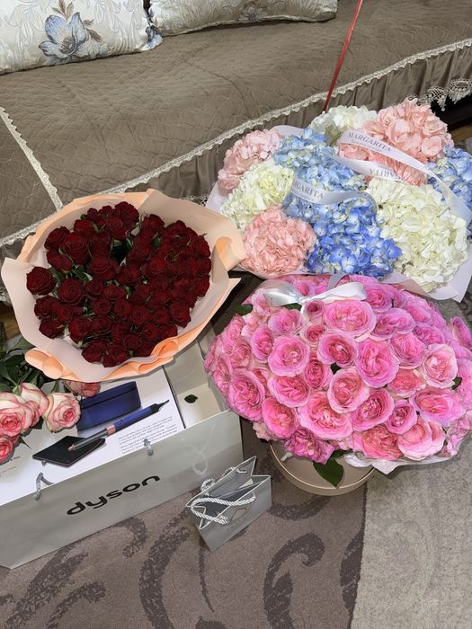 Букеты гортензи,роза,моно роза