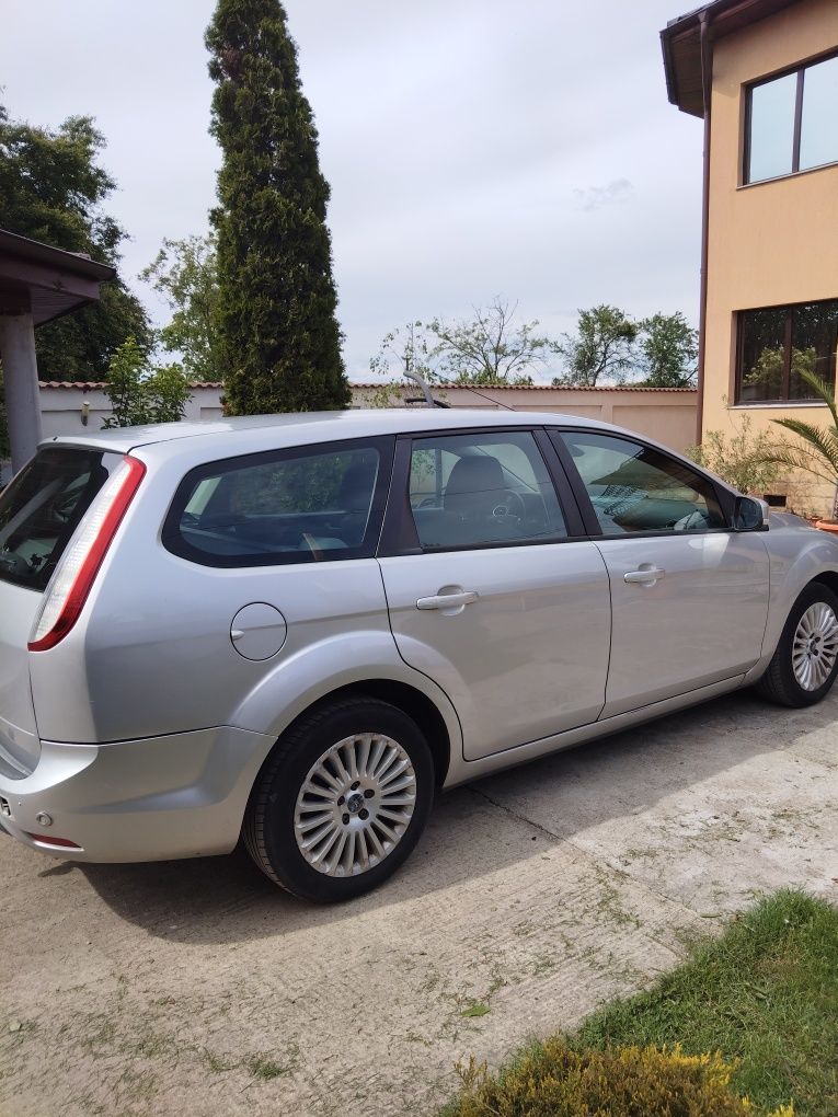 Vând Ford focus  1.6 tdci