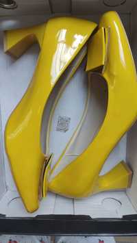 Pantofi cu toc, galbeni de piele și lac Tatbtc Fashion shoes
