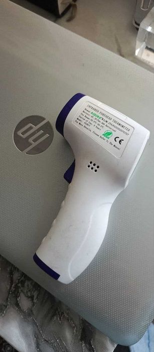 продаю термометр электронный