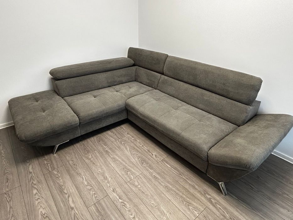 Se vinde coltar extensibil