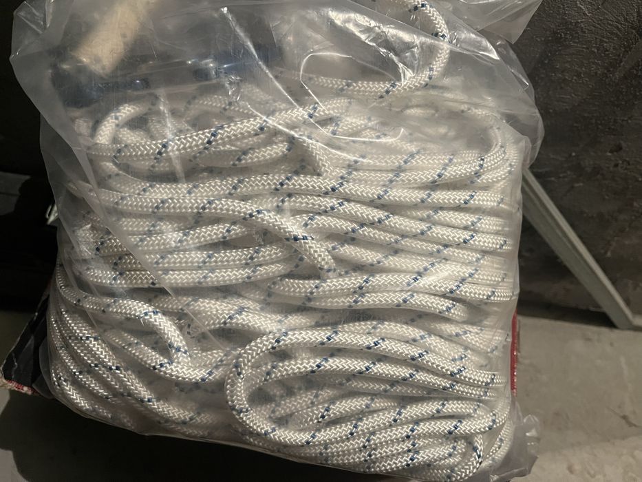 Въже - дължина 104 м, дебелина 9 мм