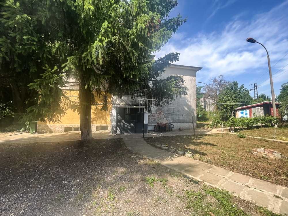 Продава се Двустаен апартамент в Русе, Център - 65 кв.м за 508 €/кв.м - Снимка #13