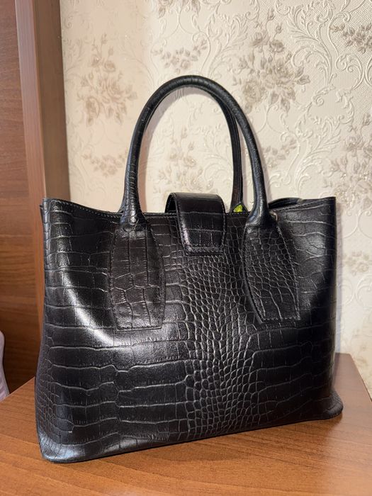 Сумка кожаная черная