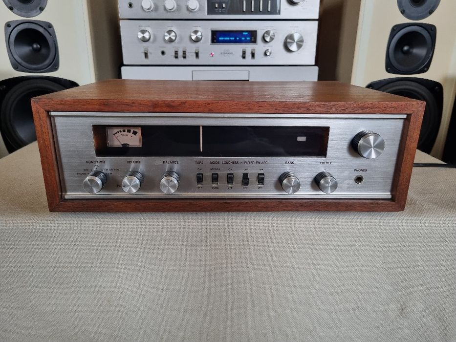 Receiver Monarch SAT-260X. 25 watts/canal. Impecabil.