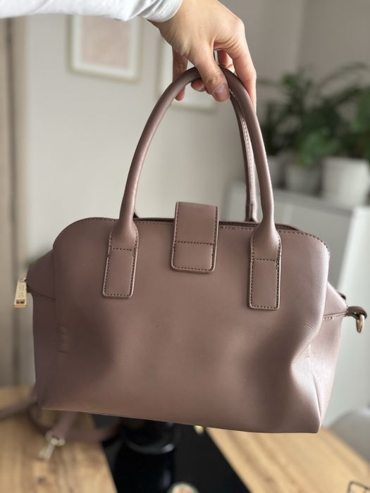 Gaudi чанта бежово с дълга дръжка