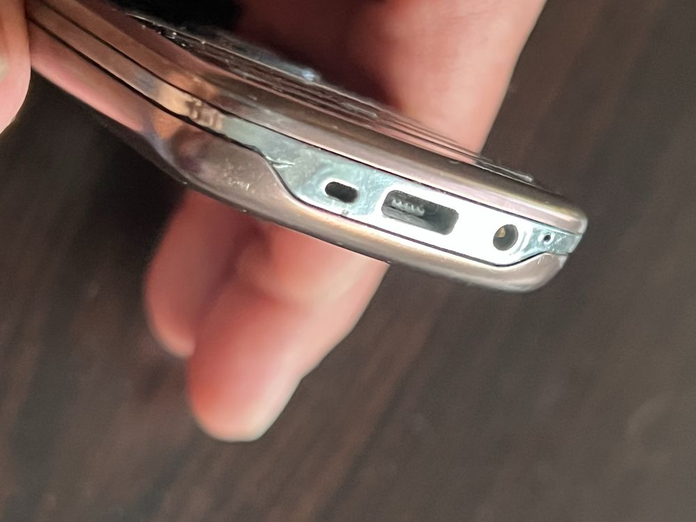 Nokia 6700 без зарядно