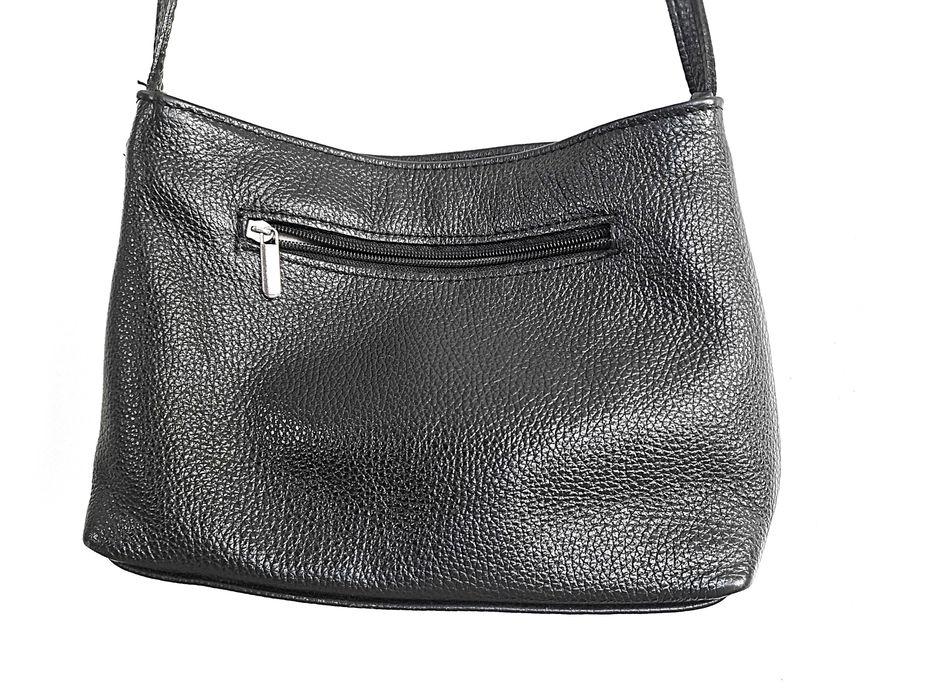 Vând geantă de damă din piele neagră