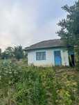 Teren intravilan 855 mp – Centru Perieni, cu utilități și 2 cai dacces