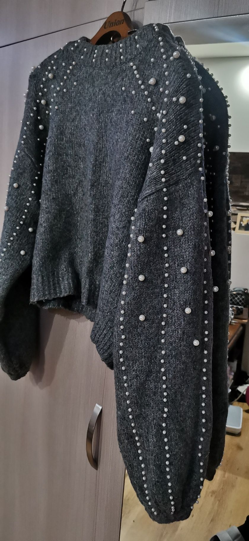 Страхотен пуловер на Zara