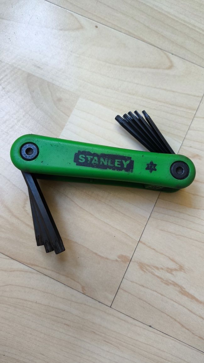 Ключ Stanley Г-образен Torx комплект TX9 -TX40 мм. 8 бр