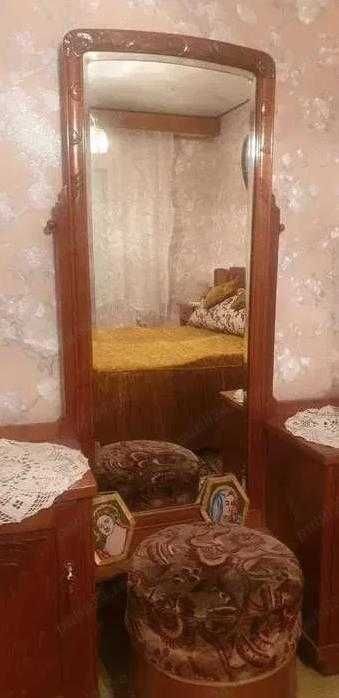 Mobila dormitor din lemn masiv de nuc