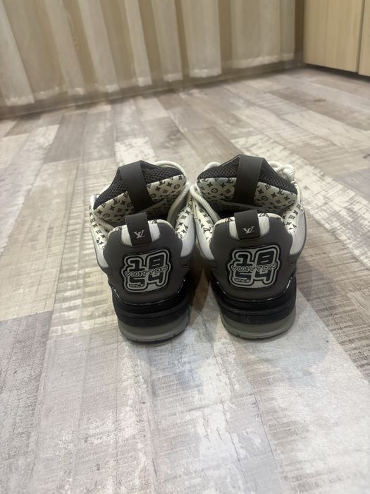 Lv arch lichtsneaker