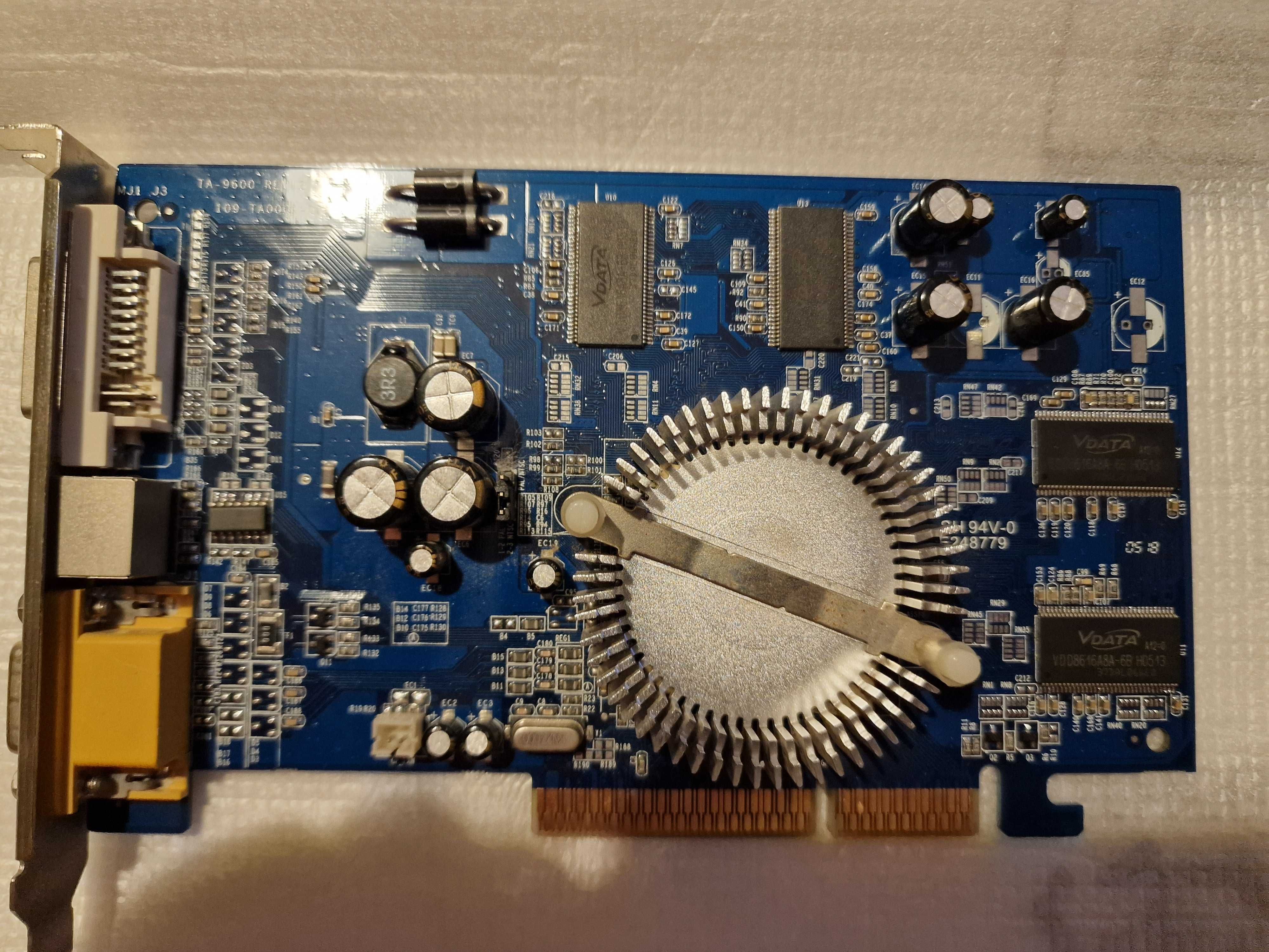 ATI 9600 256MB DDR 128bit PNY + подарък ATI 9550 CANYON CN-AG955-71