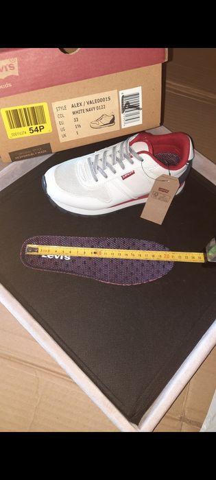 Adidași Levi s baiat