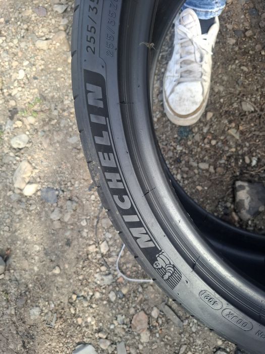 Vand 2 anvelope 255 35 20 michelin  de vara  dot 2021