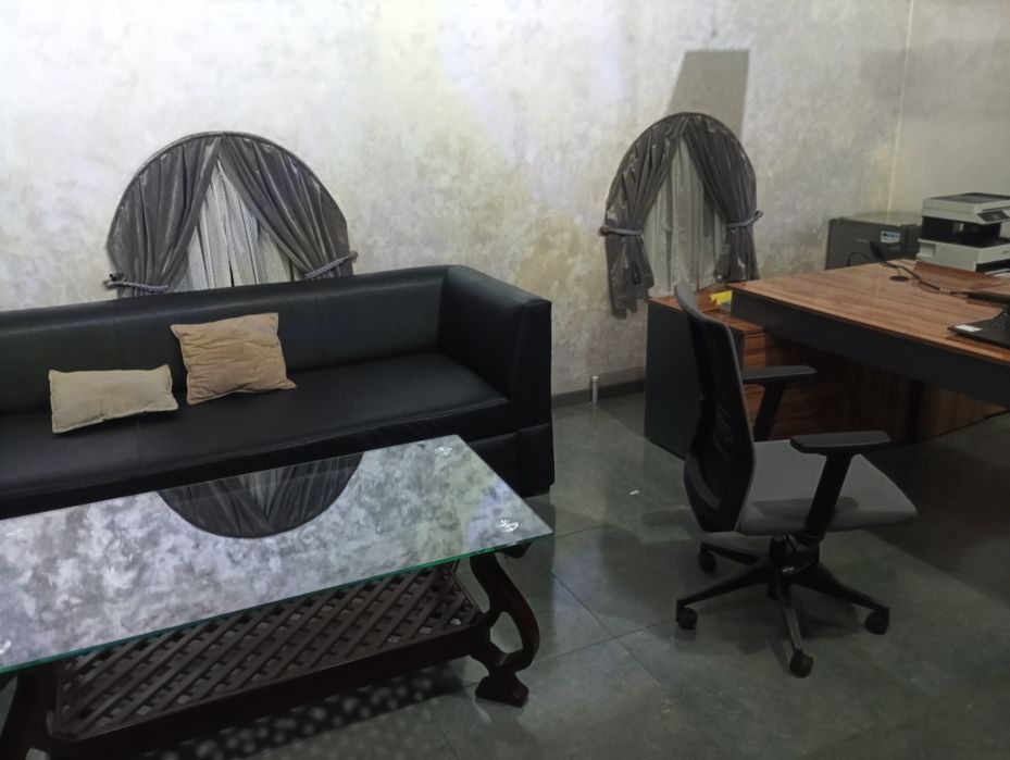 96м2 4 этаж Саломатина сдается