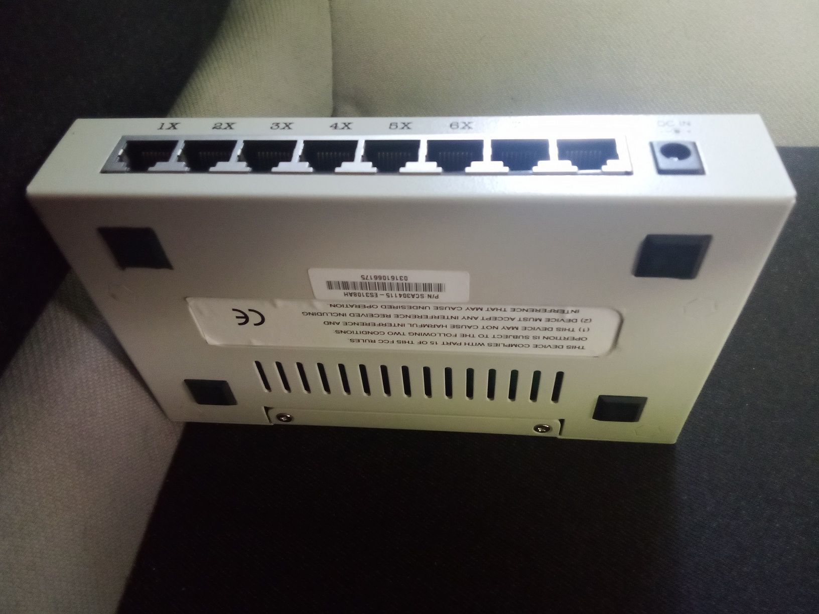 Switch 10/ 100 Ethernet x 8
