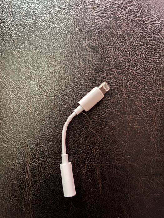 Adaptor audio Apple original Lightning la 3.5mm