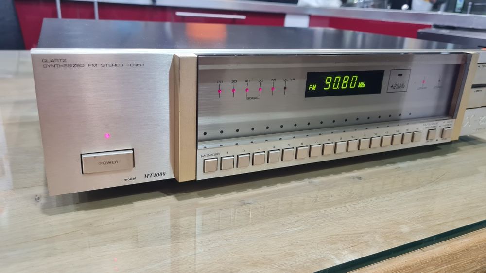 Vânt tuner X-Calibre  MT-4000 , de la Benytone.