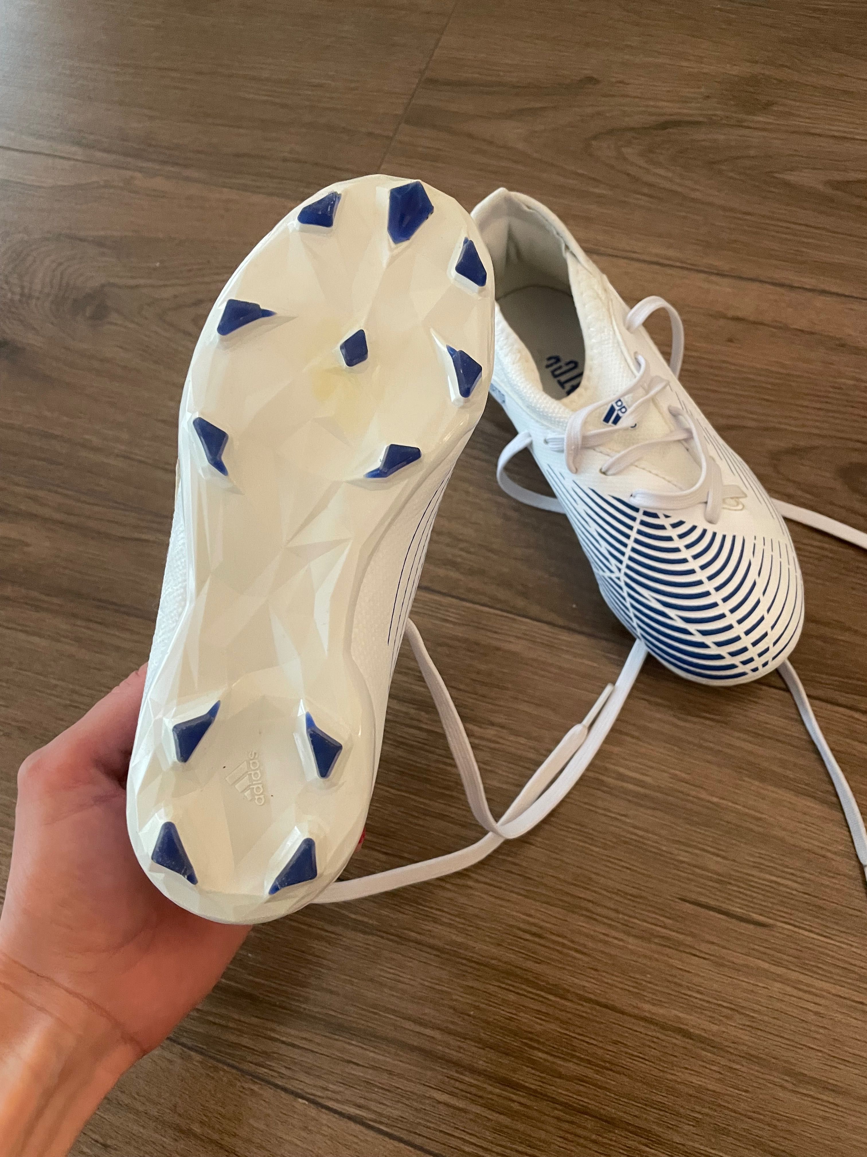 Футболни обувки Adidas predator