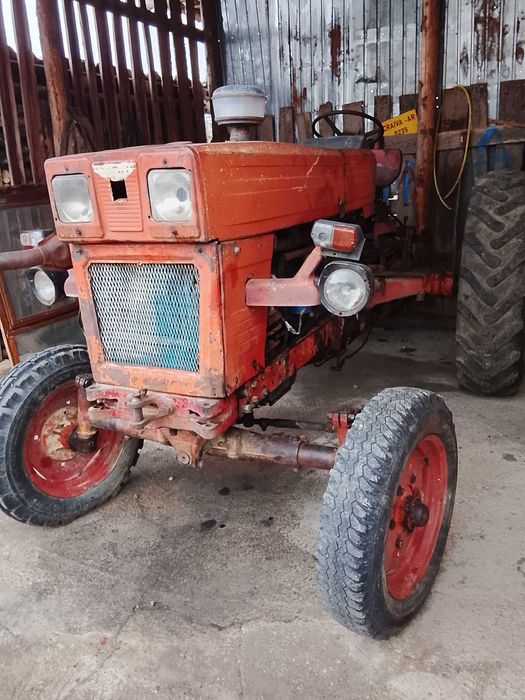 Vând tractor u 650