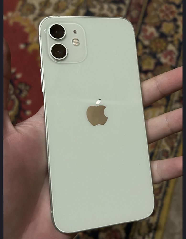 Iphone 12 очень в хорошем состоянии