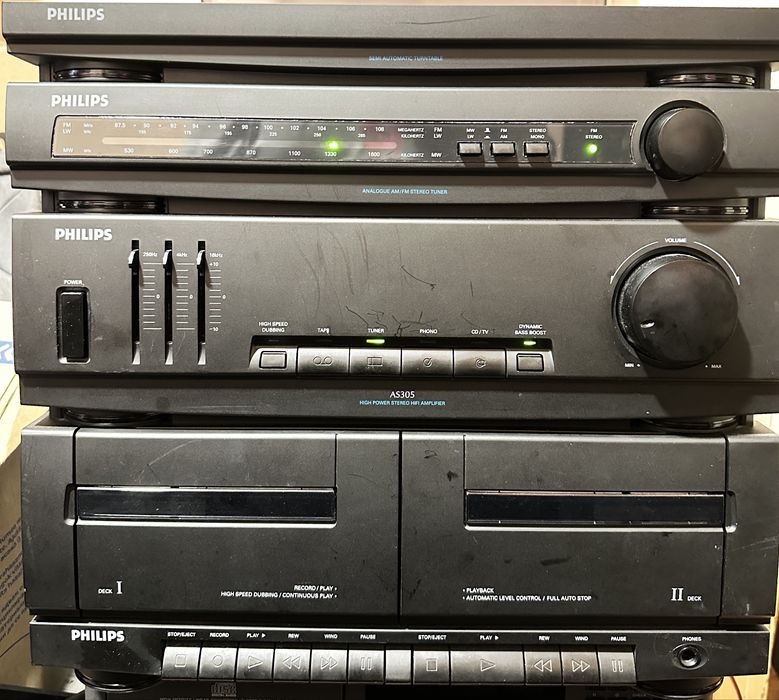 Linie audio Philips AS-305/20 compusă din 4 piese