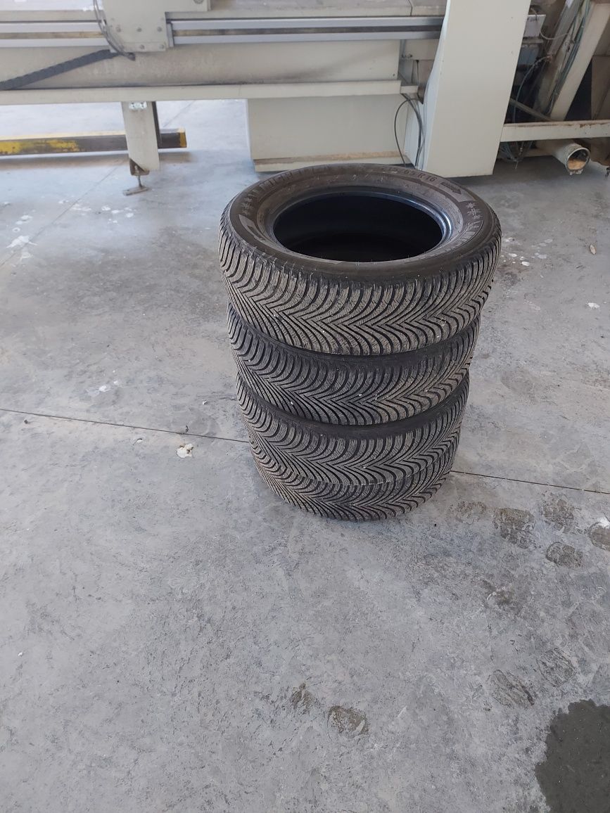 Vând 4 cauciucuri / anvelope  215 65 1616  Michelin  Alpin 5