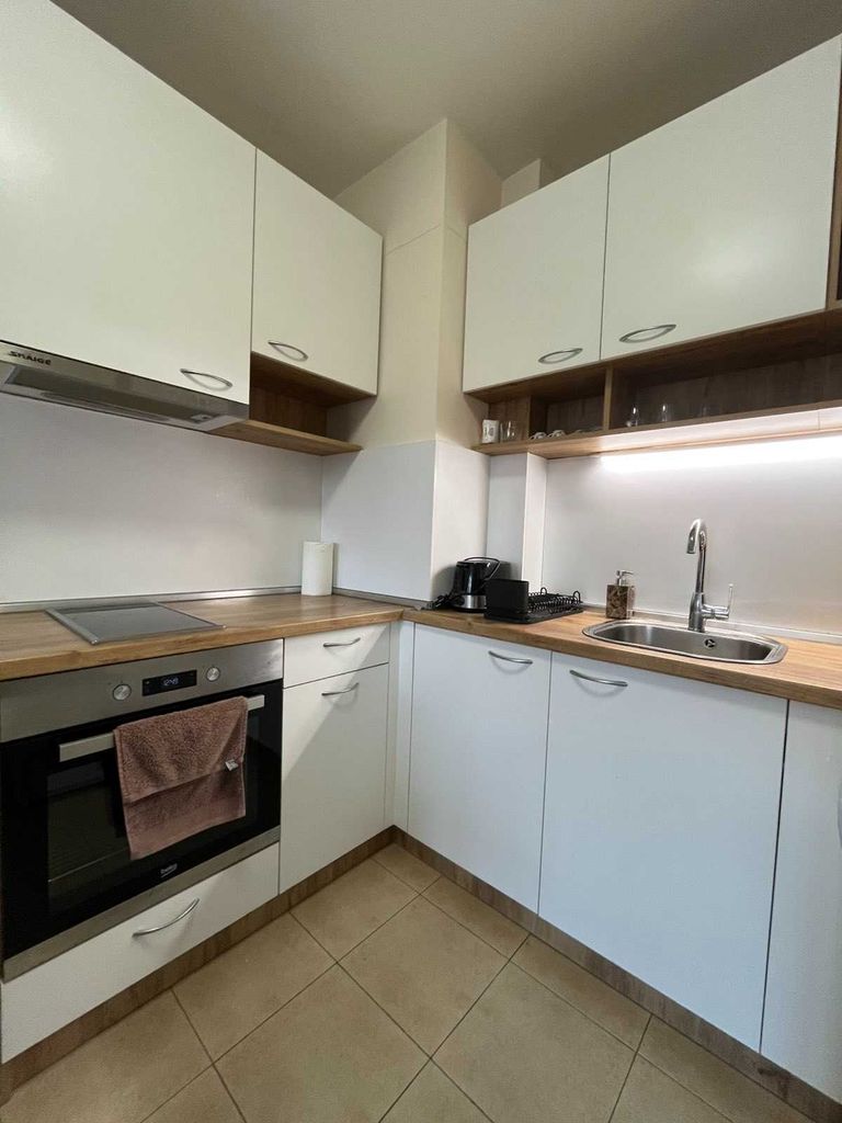 Дава се под наем Двустаен апартамент в София, Зона Б-18 - 64 кв.м за 612 € - Снимка #2