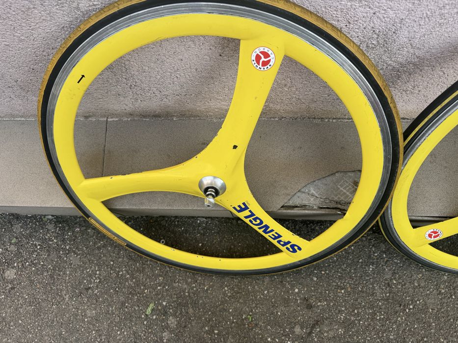 Vand roti cursiera din carbon