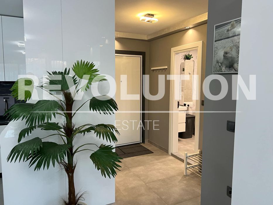 Дава се под наем Двустаен апартамент в Пловдив, Център - 75 кв.м за 650 € - Снимка #9