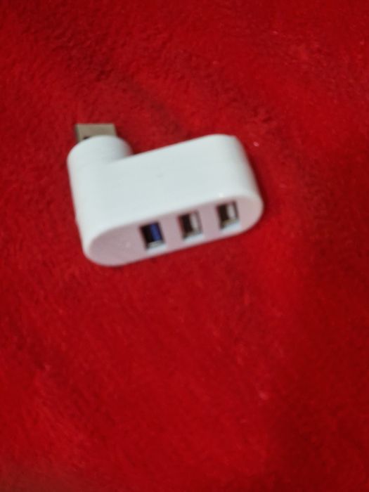 Adaptor USB cu 3 ieșiri