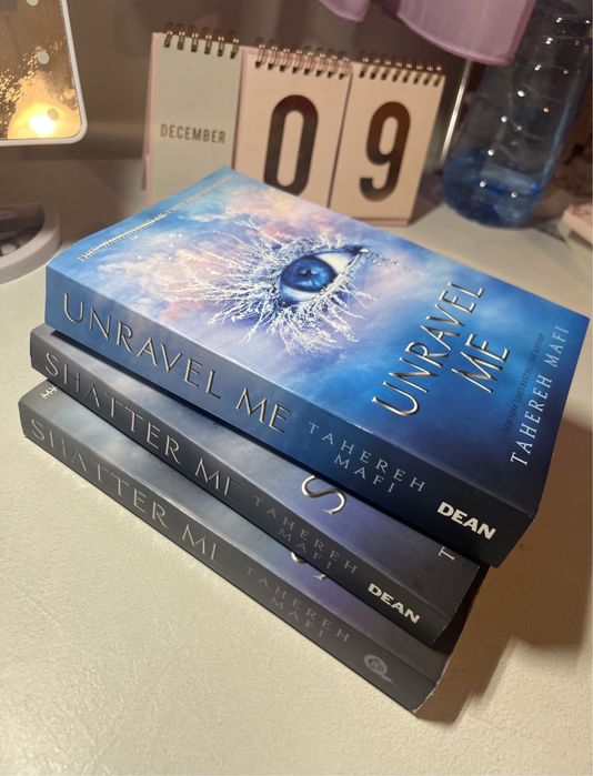 Shatter me и Unravel me by Tahereh Mafi
