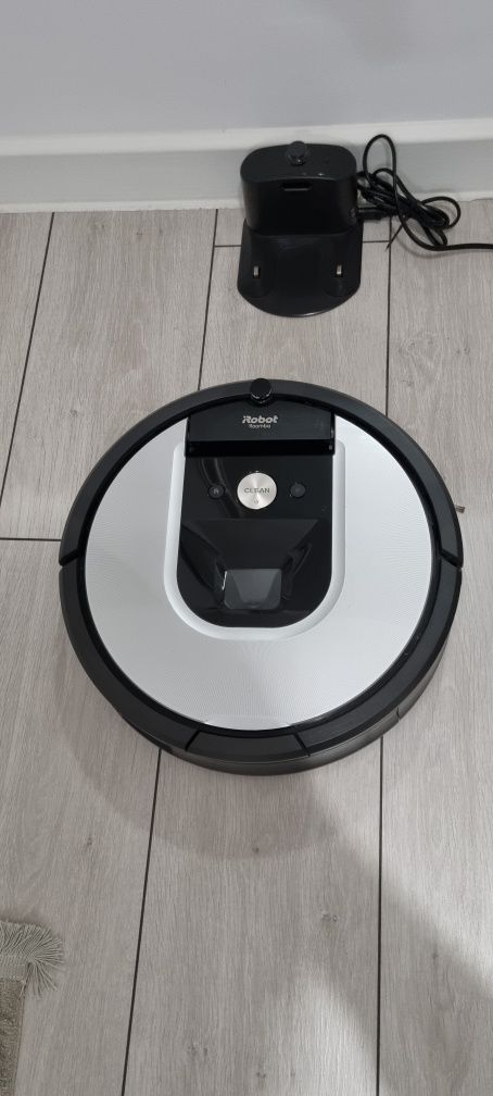 Aspirator robot Irobot Roomba 971 perfecta stare