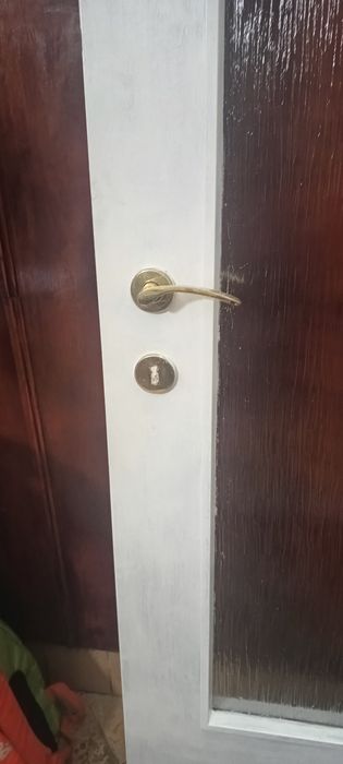 ușa din lemn normal  fara transport