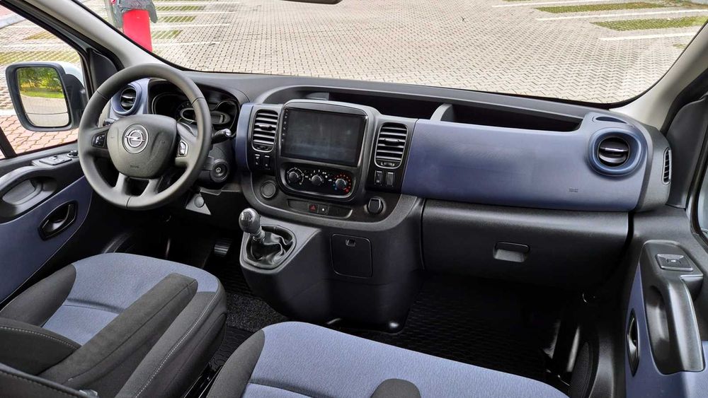 Opel Vivaro An 2017 8+1 Locuri Model Extra Lung Trafic