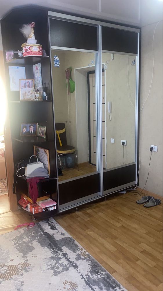 Продадим шкаф для прихожей