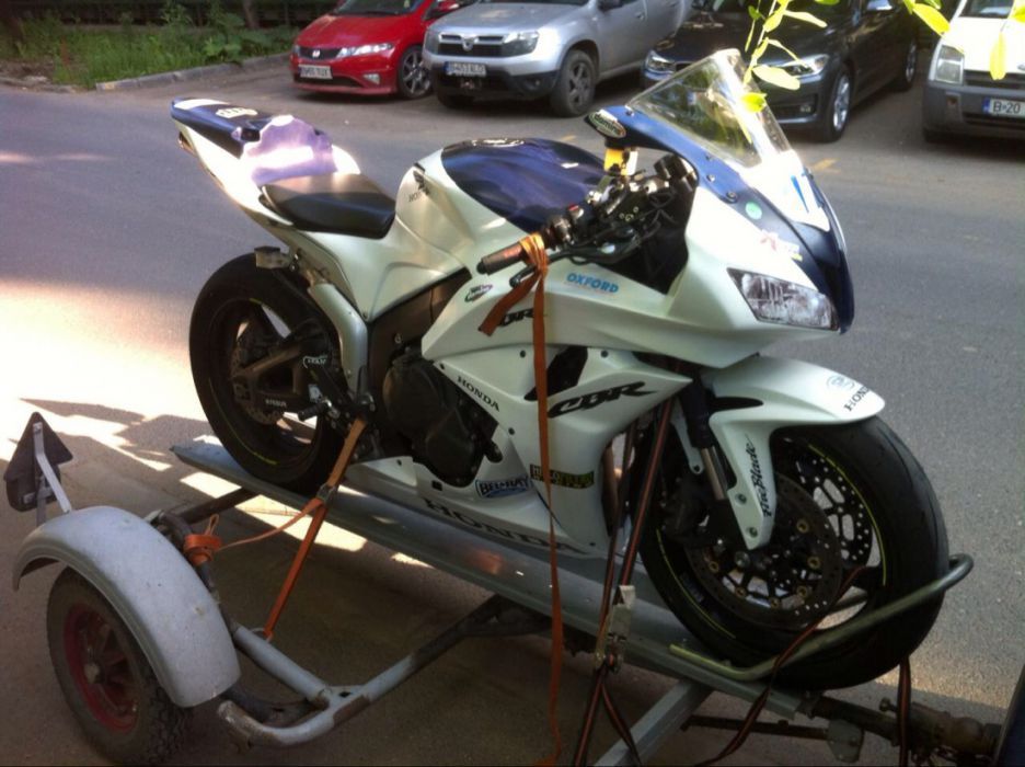 Transport motocicleta cu remorca specializata