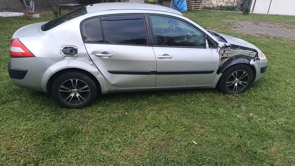 Renault Megane avariat