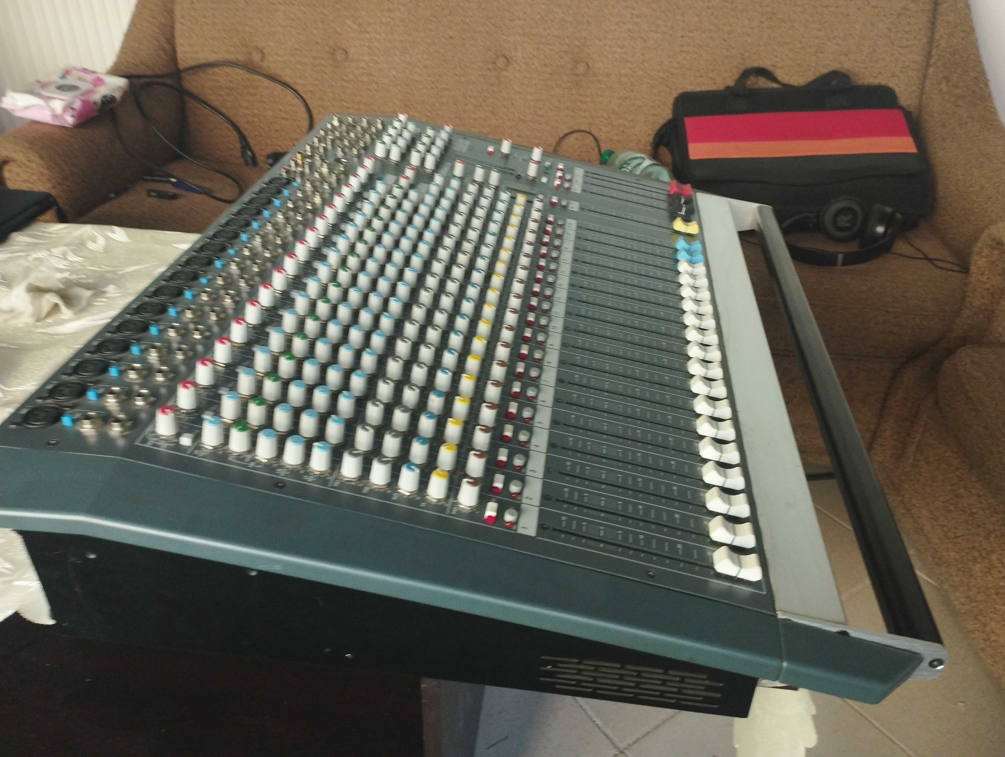 Смесителен пулт         ALLEN & HEATH PA20-CP.               2 x 500 W