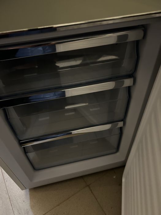 Хладилник с фризер Amica