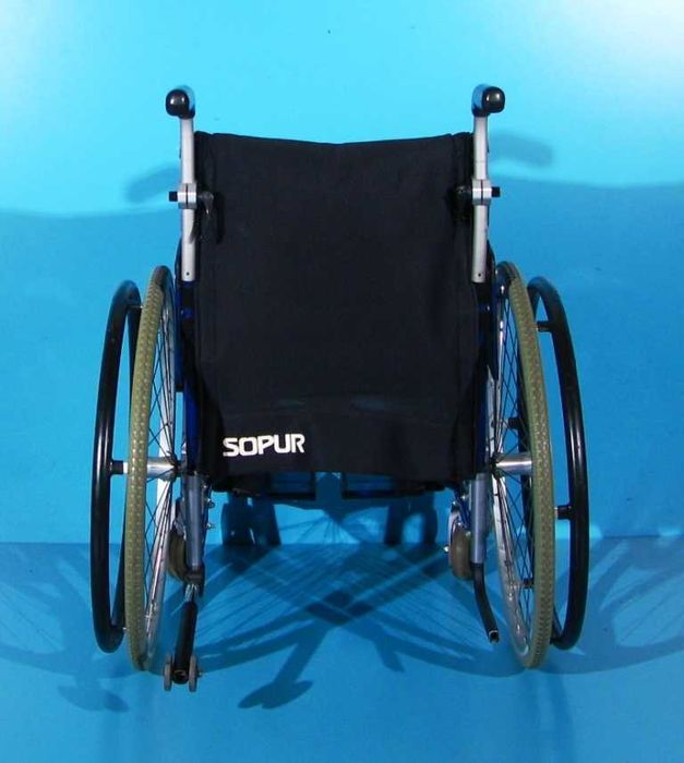 Scaun cu rotile din aluminiu activ Sopur - latime sezut 42 cm