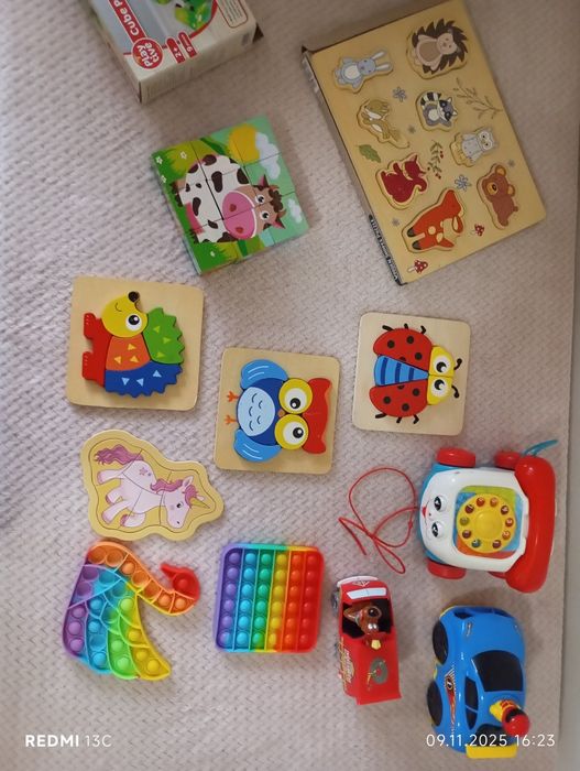 Lot jucării pentru copiii