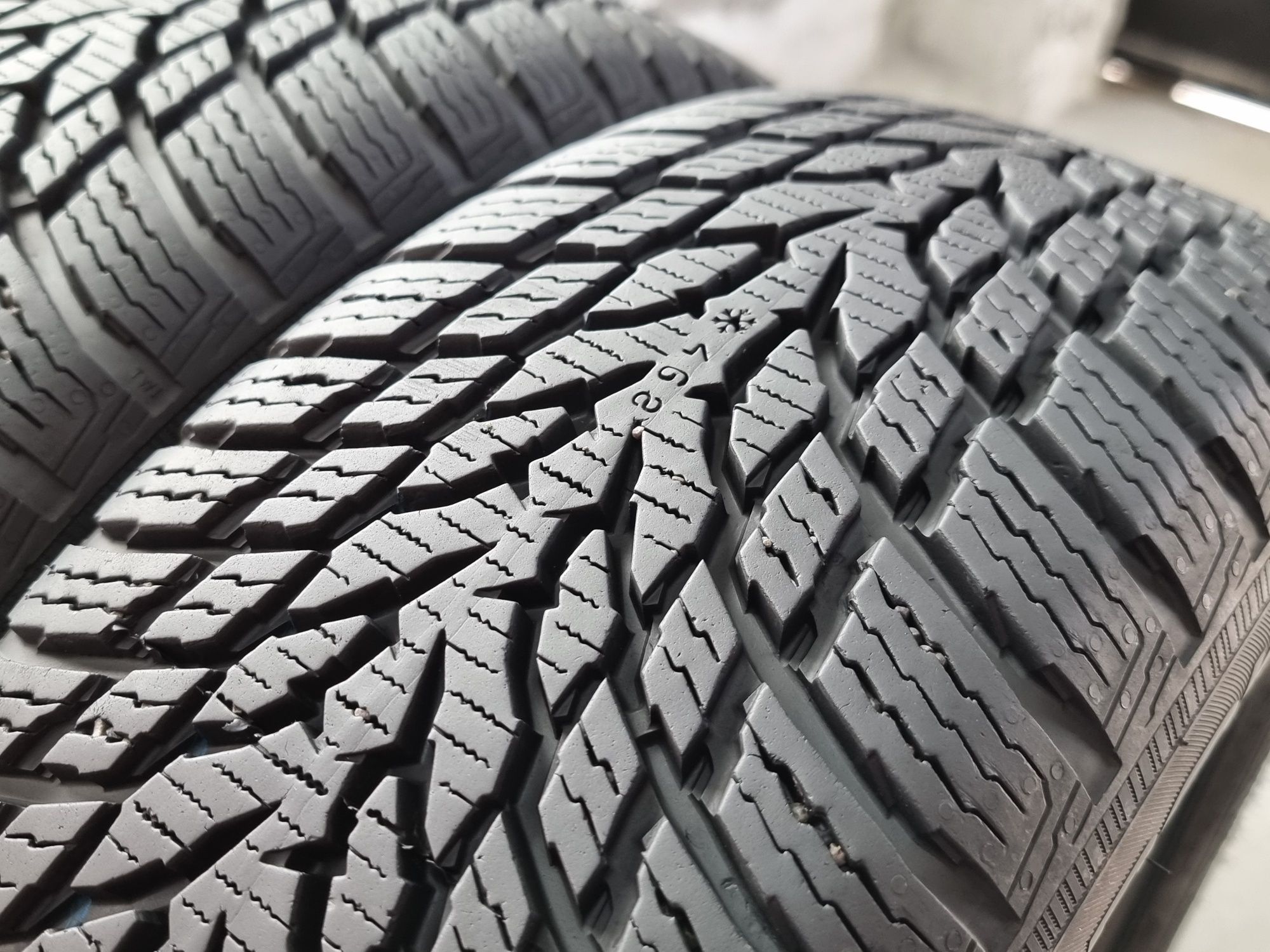 175/65/15 Nokian 4Броя: 260лв 8мм