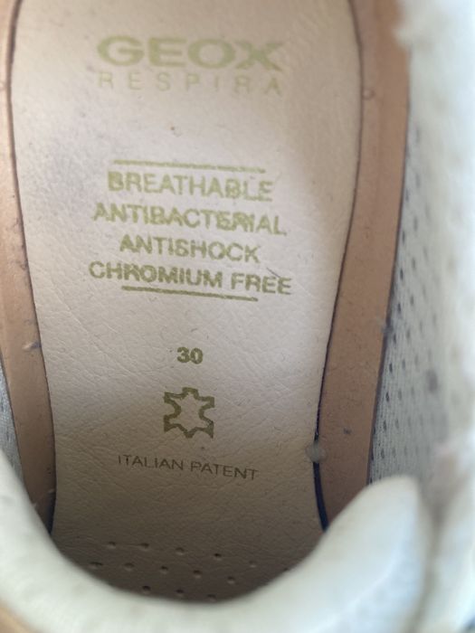 Pantofi alb-roz Geox marime 29